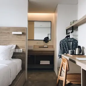4* Отель Lloyd's Bali